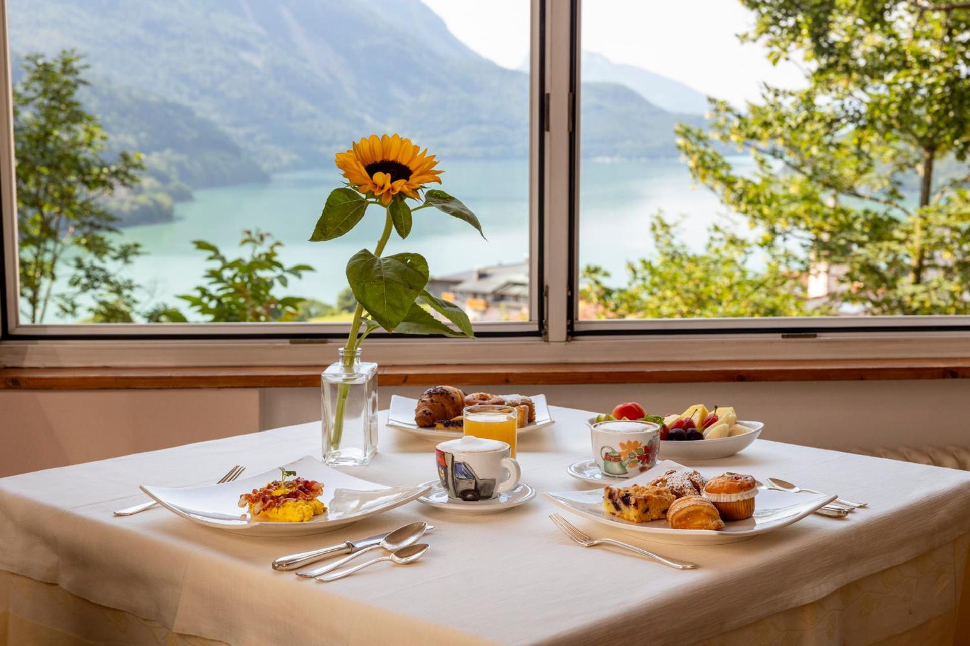 Hotel Londra Slow Living Molveno Extérieur photo